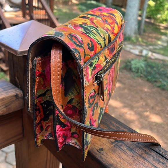 Patricia Nash LANZA Summer Roses Crossbody/Clutch/Wristlet NWT - Picture 4 of 12